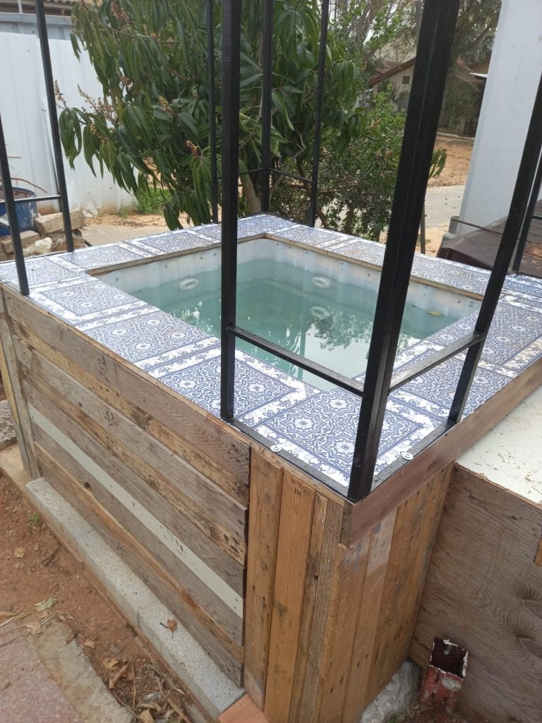 IBTL WaterTank Hot Tub